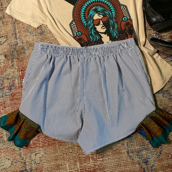 M/L Reworked Flutter Shorts - Picture 3 of 3